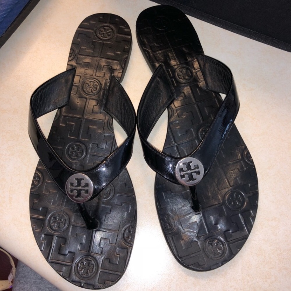 ✨Tory Burch Thora Black Sandals Size 8✨